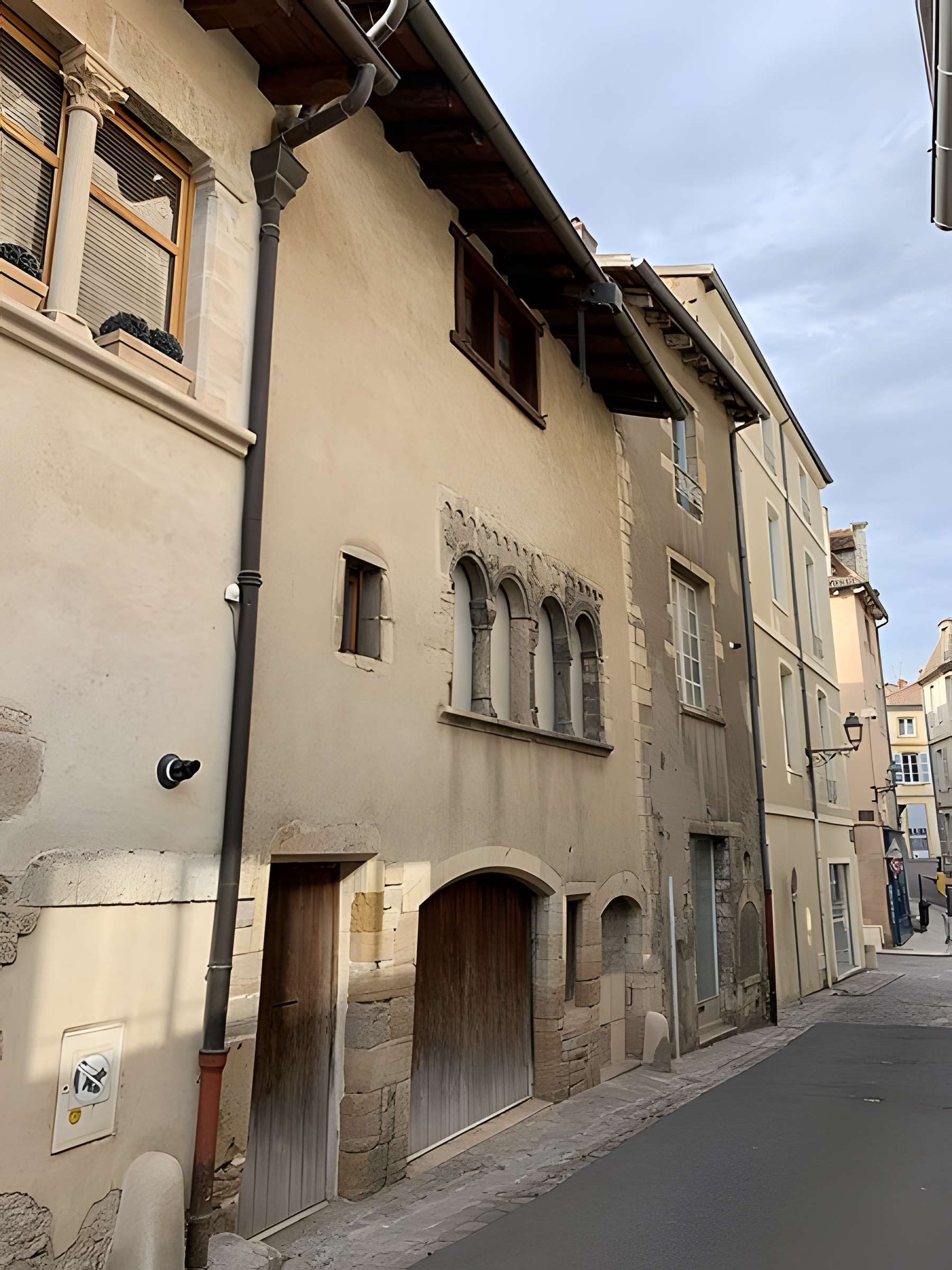 Maison romane, Rue Joséphine-Desbois à Cluny