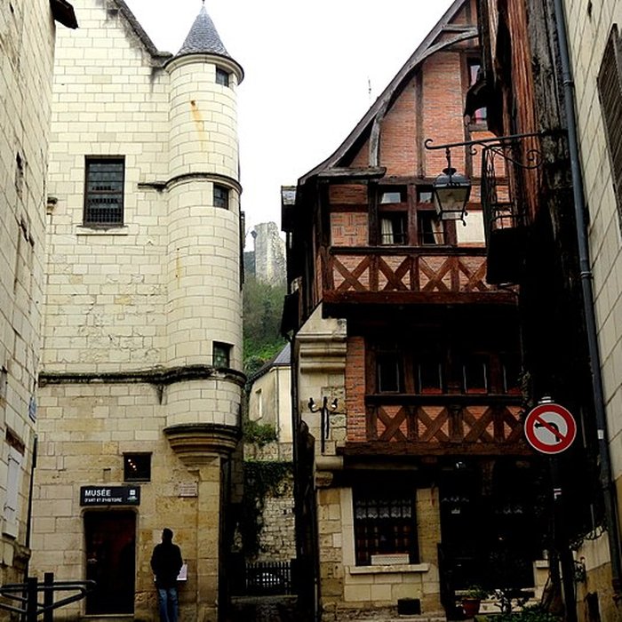 Photo de Maison rouge, 38 Rue Voltaire à Chinon