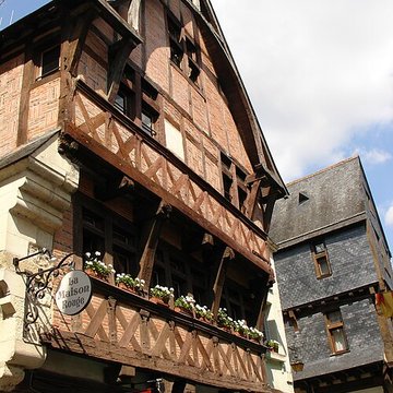 Maison rouge, 38 Rue Voltaire à Chinon