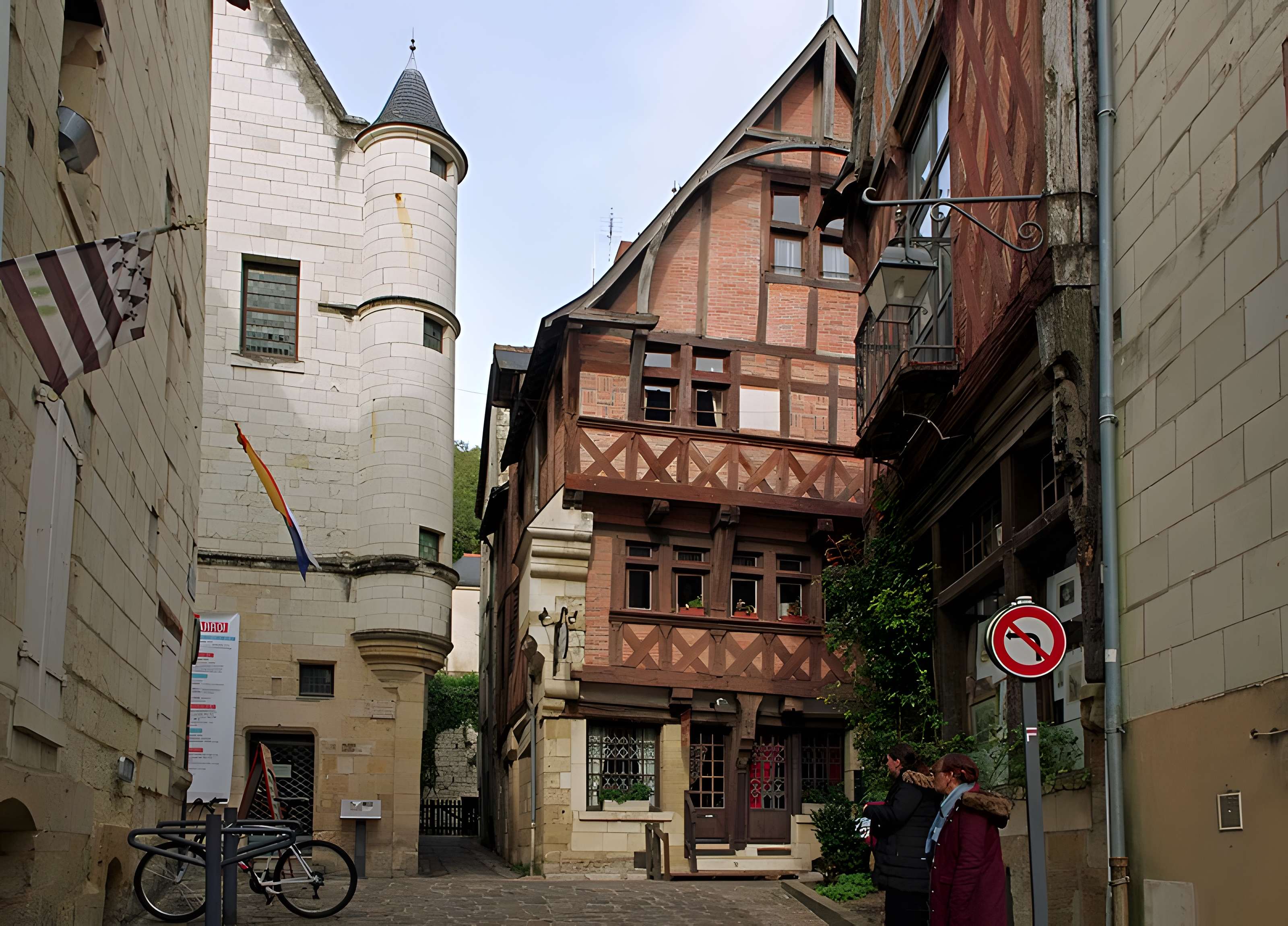 Maison rouge, 38 Rue Voltaire à Chinon