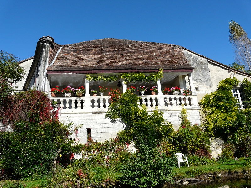 Photo de Maison voisine du pont, 1 Place Charles de Gaulle à Brantôme