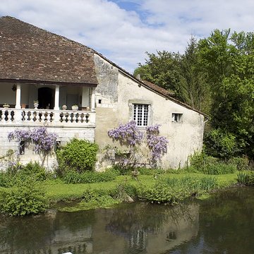 Maison voisine du pont, 1 Place Charles de Gaulle à Brantôme