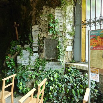 Grotte-chapelle de Remonot des Combes