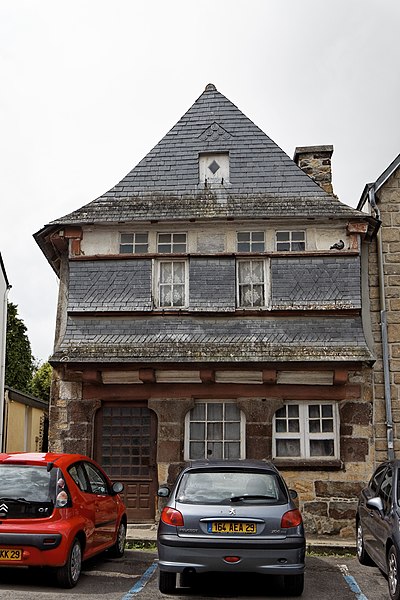 Maison, 11 Place des Fusillés-et-Résistants au Faou