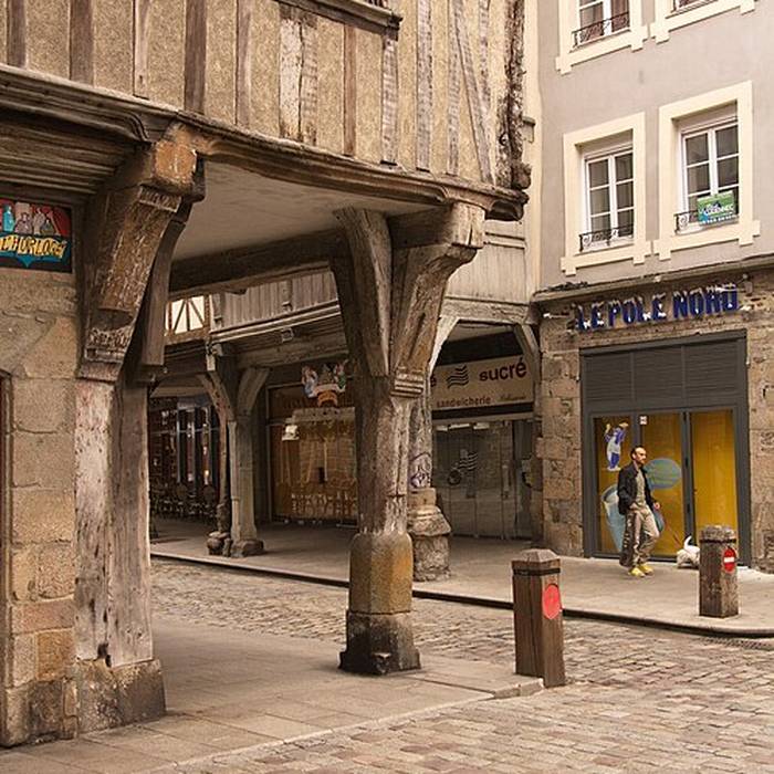 Photo de Maison à Dinan rue de lHorloge