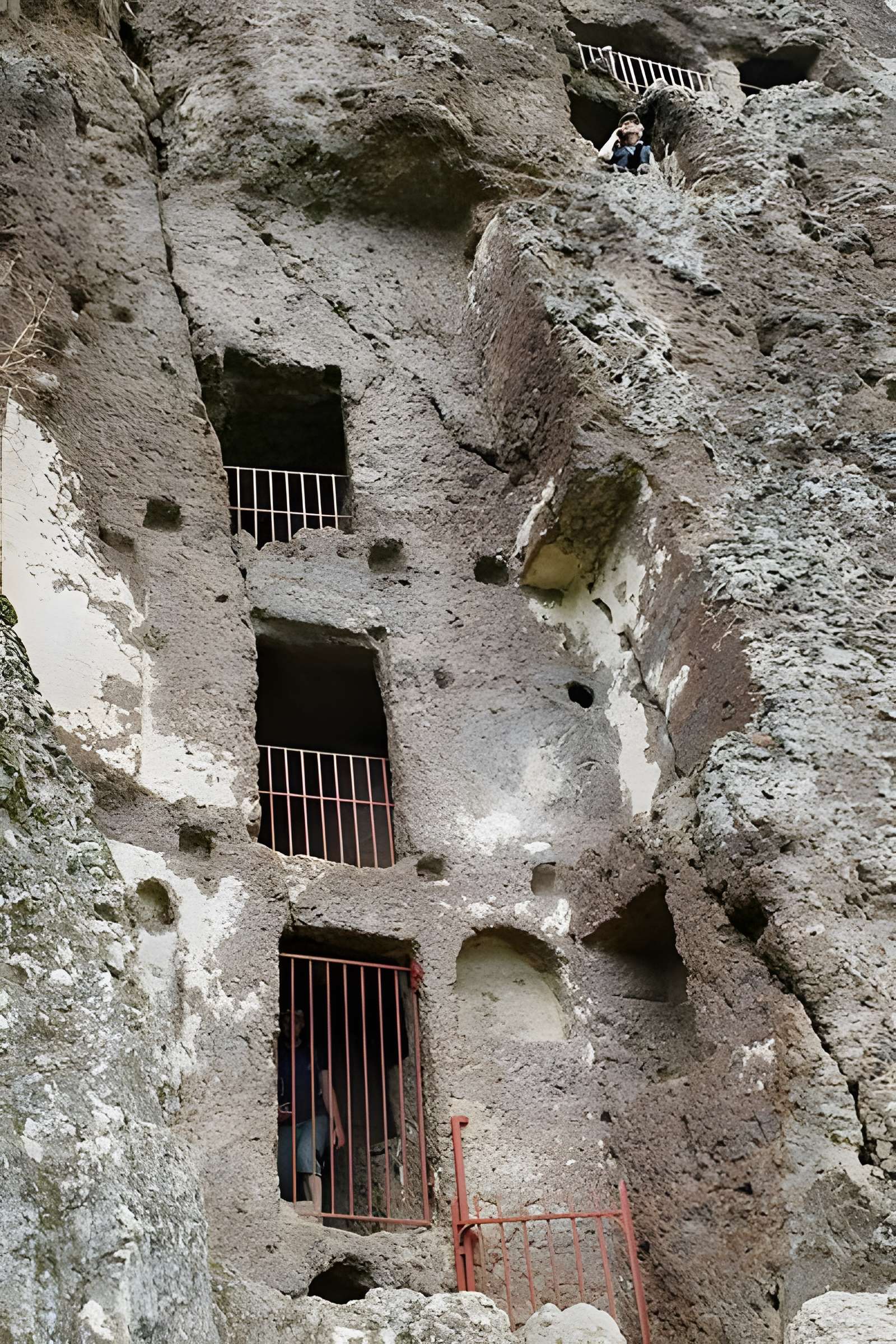 Grottes de Jonas à Saint-Pierre-Colamine
