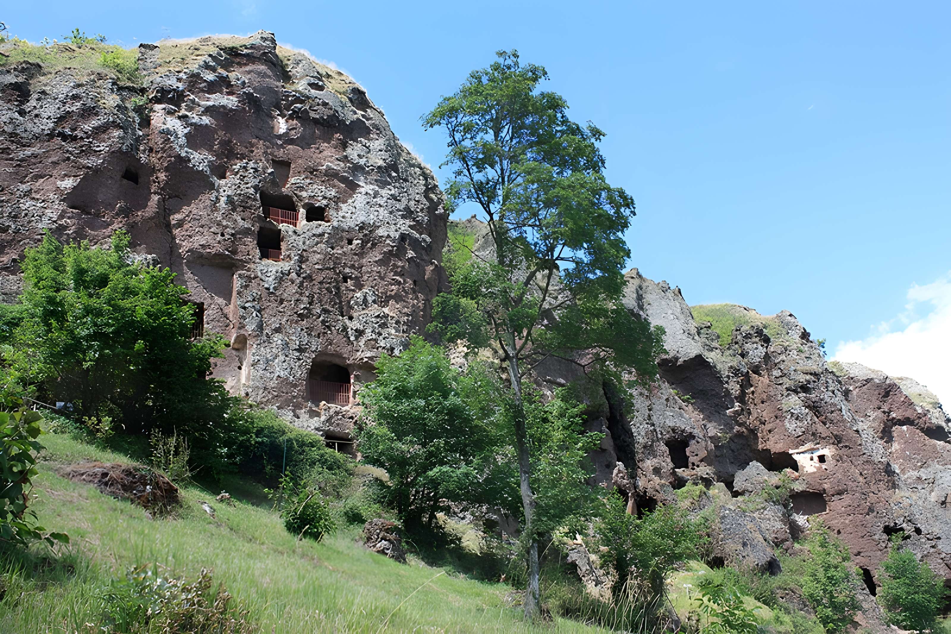 Grottes de Jonas à Saint-Pierre-Colamine