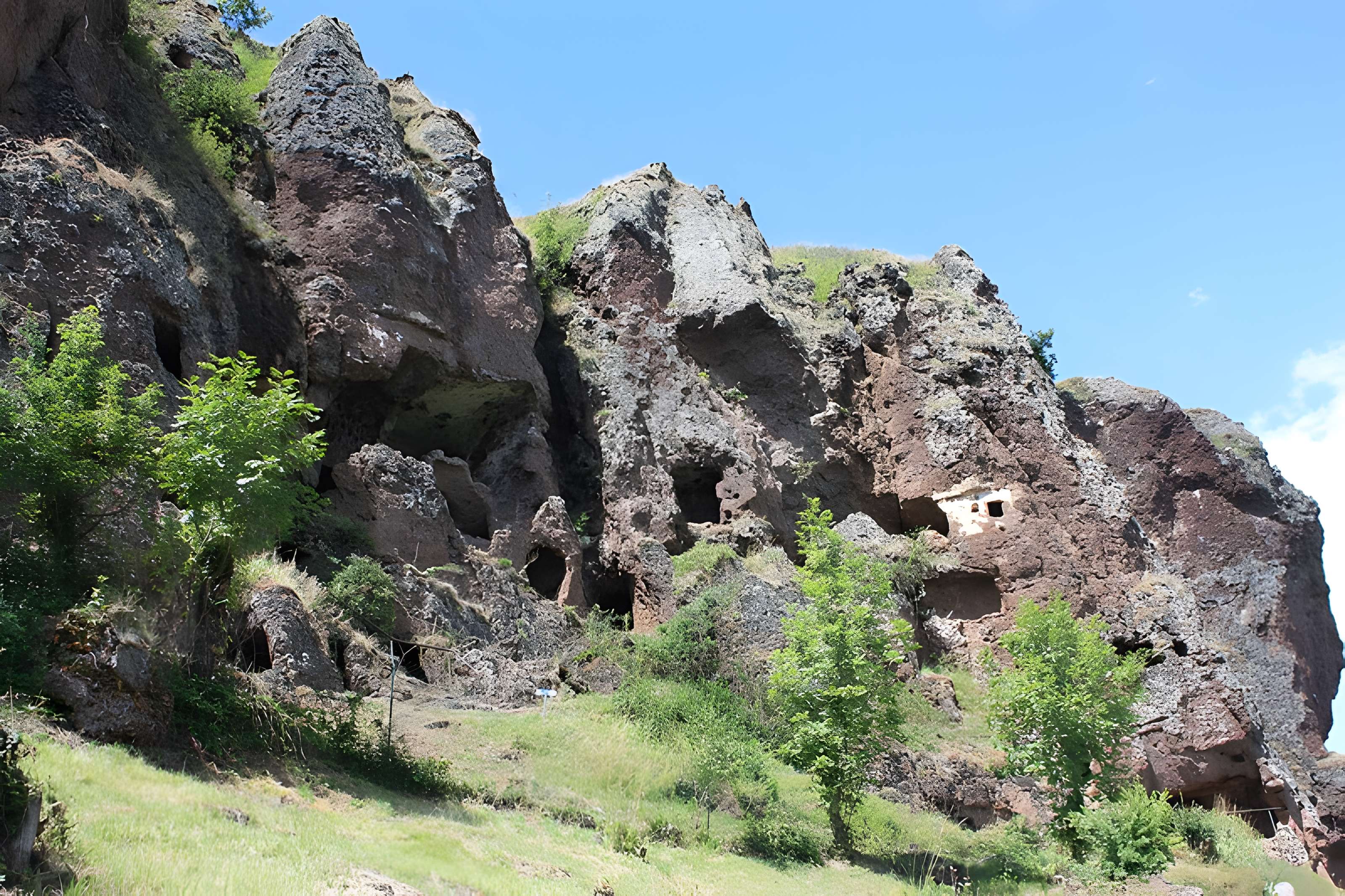 Grottes de Jonas à Saint-Pierre-Colamine