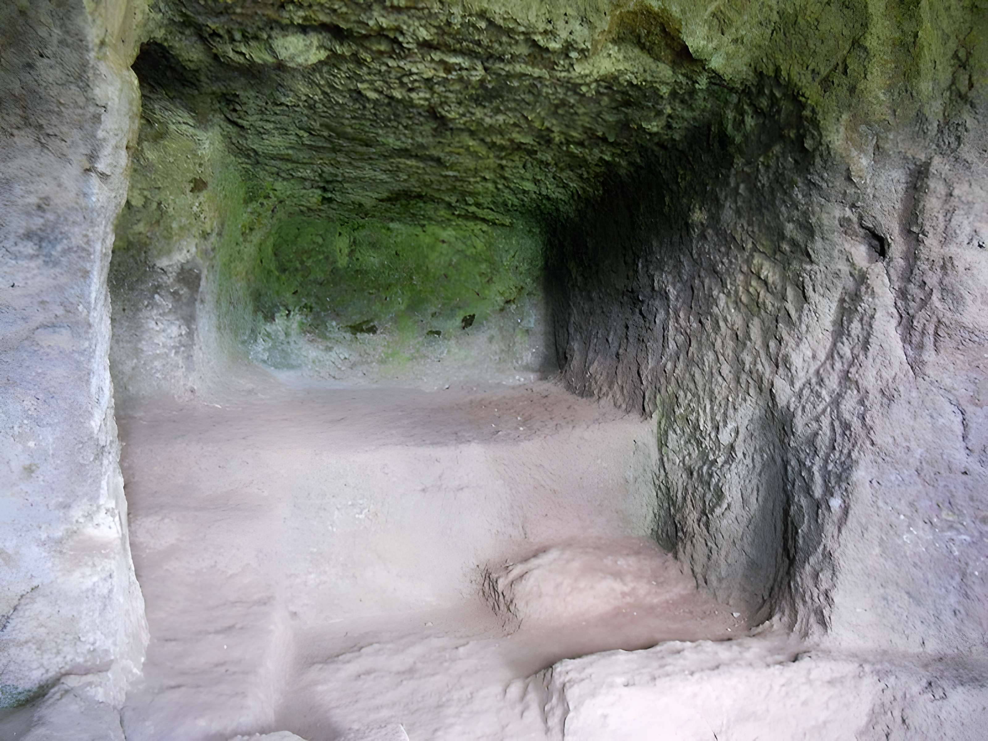 Grottes de Jonas à Saint-Pierre-Colamine