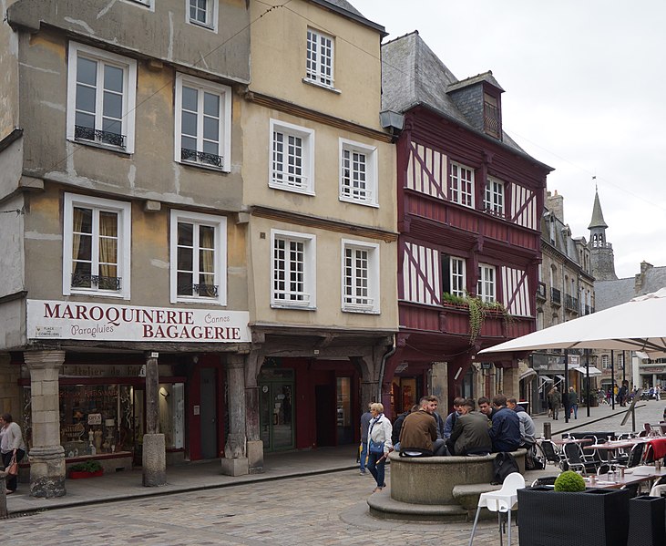Maison, 12 Place des Cordeliers à Dinan