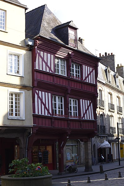 Maison, 12 Place des Cordeliers à Dinan