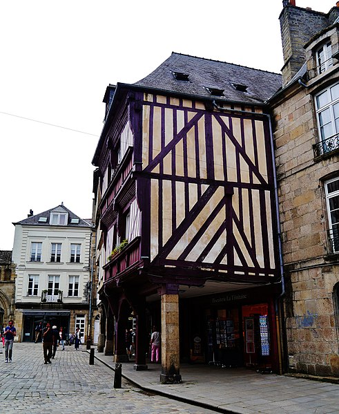 Maison, 12 Place des Cordeliers à Dinan