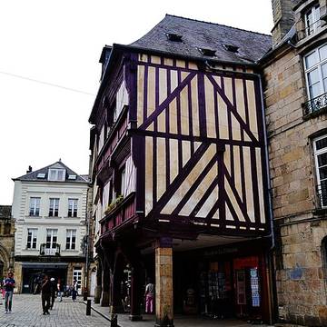 Maison, 12 Place des Cordeliers à Dinan