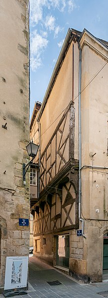 Maison, 12 Rue du Bourg à Thiers