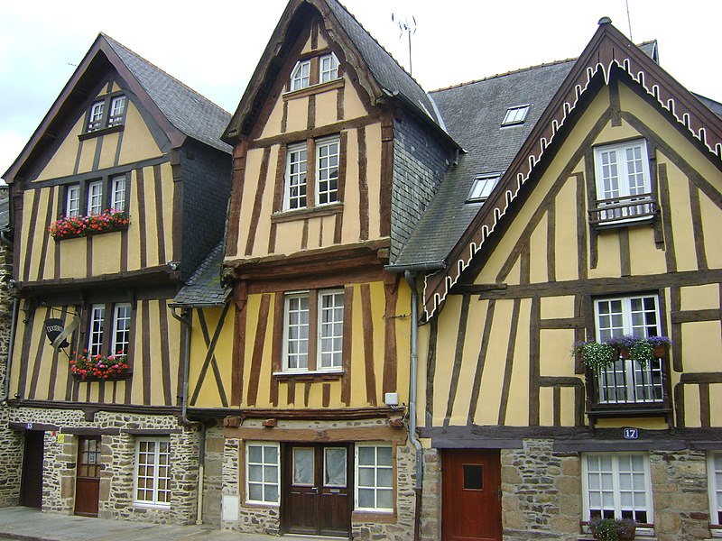 Maison, 13 Place du Marchix à Fougères