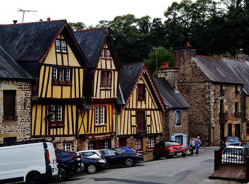 Maison, 13 Place du Marchix à Fougères