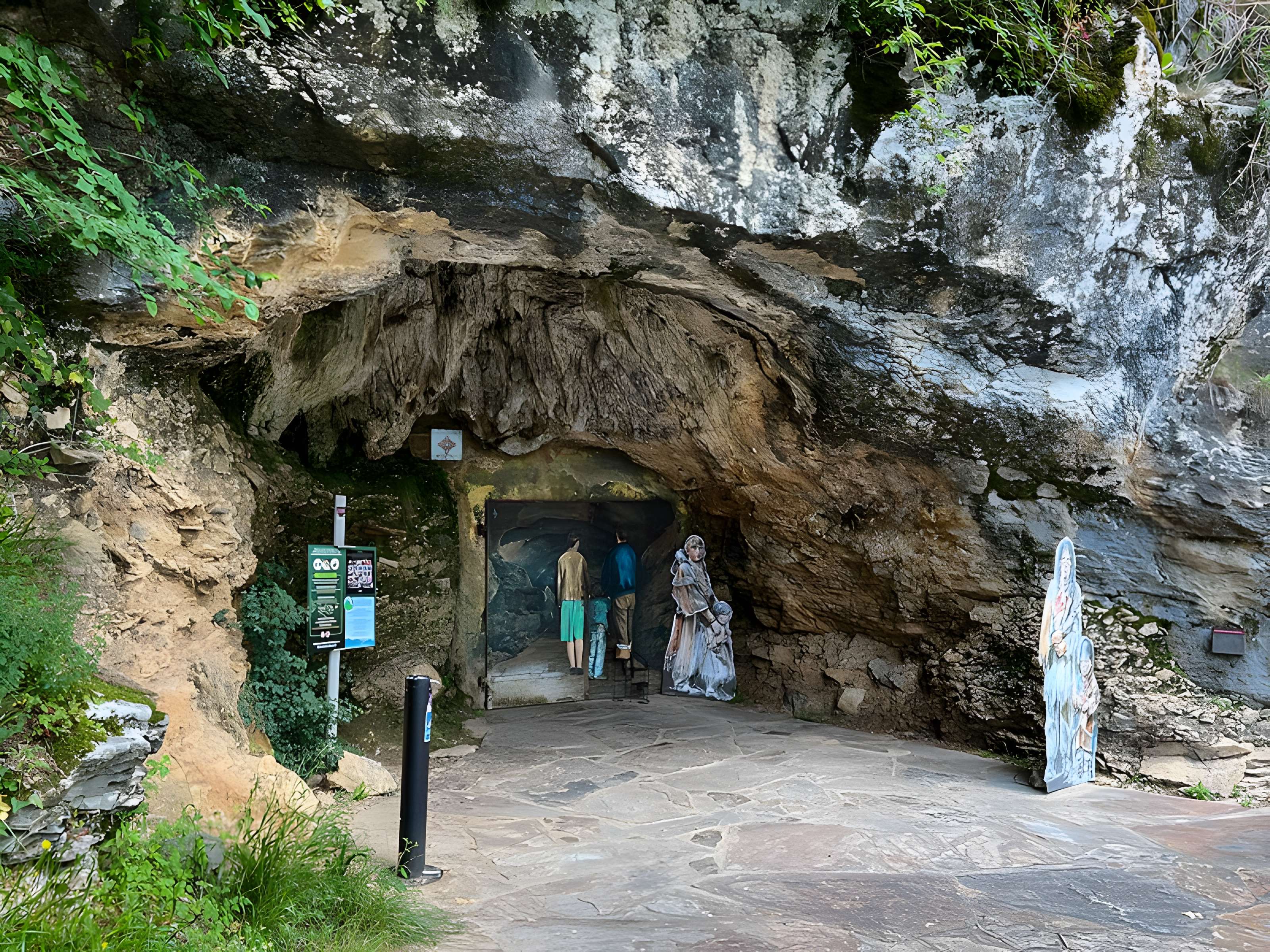 Grottes d'Isturitz et d'Oxocelhaya à Saint-Martin-d'Arberoue