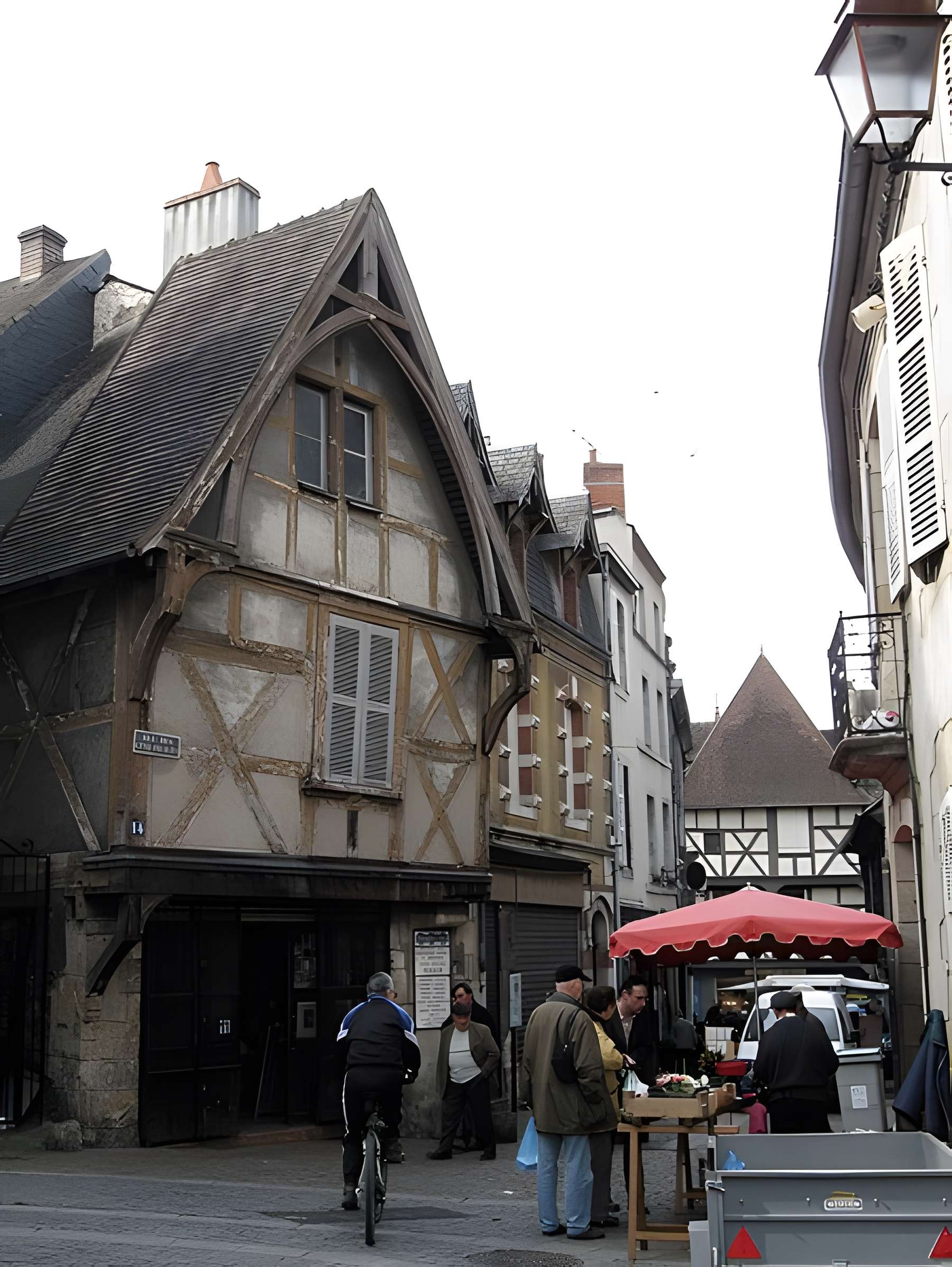 Maison, 14 Rue des Cinq-Piliers à Montluçon