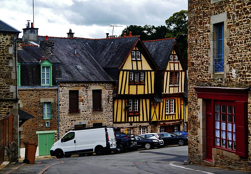 Maison, 15 Place du Marchix à Fougères