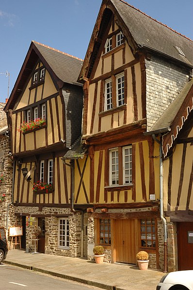 Maison, 15 Place du Marchix à Fougères