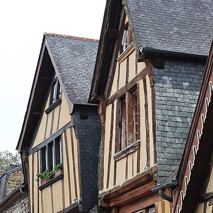 Photo de Maison, 15 Place du Marchix à Fougères