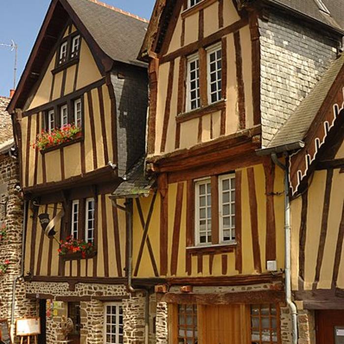 Photo de Maison, 15 Place du Marchix à Fougères