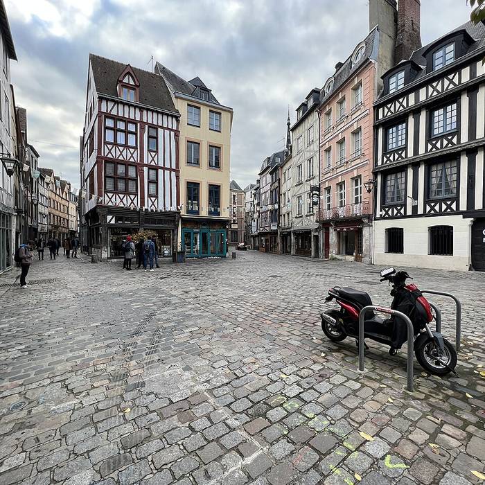 Photo de Maison, 16 Place du Lieutenant-Aubert à Rouen