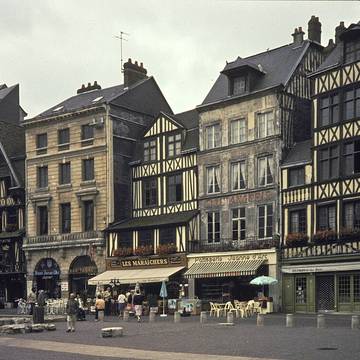 Maison, 16 Place du Lieutenant-Aubert à Rouen