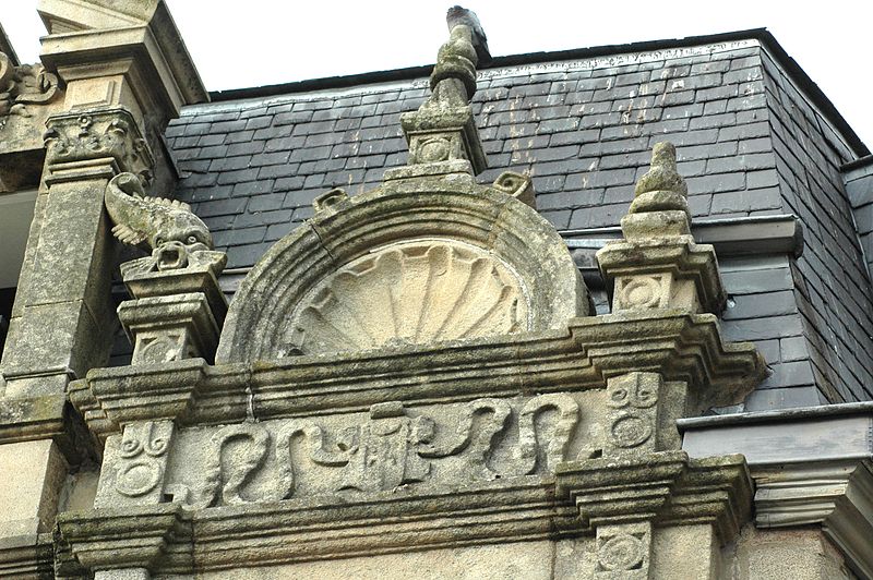 Maison, 16 Place Lamennais à Ploërmel