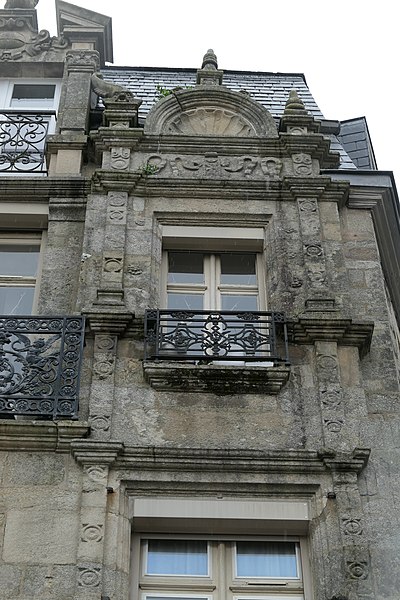 Maison, 16 Place Lamennais à Ploërmel