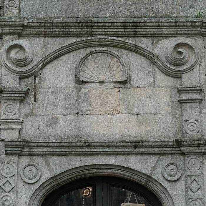 Photo de Maison, 16 Place Lamennais à Ploërmel