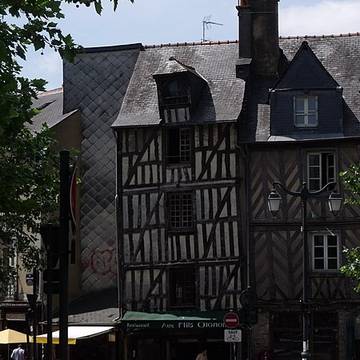 Maison, 17 Place Sainte-Anne à Rennes