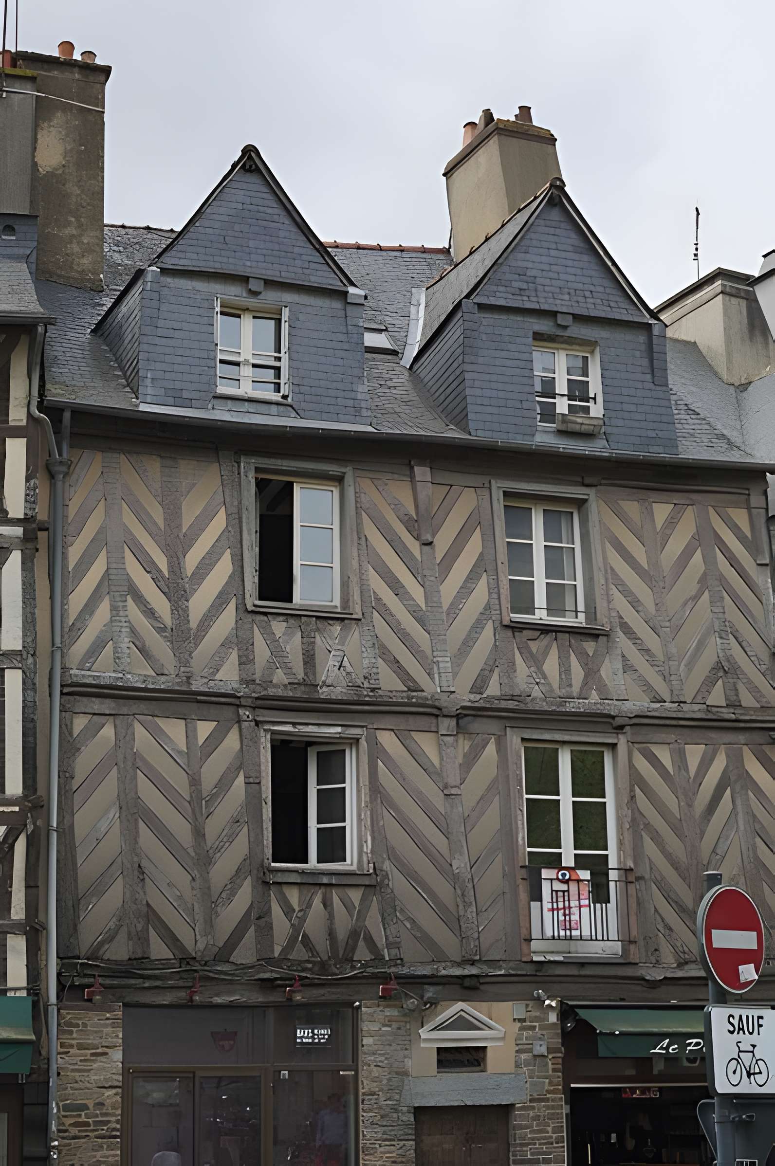 Maison, 18 Place Sainte-Anne à Rennes