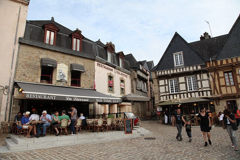 Photo de Maison, 19 Place Saint-Sauveur à Auray
