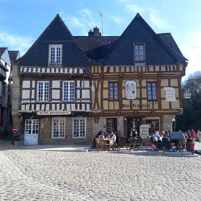 Photo de Maison, 19 Place Saint-Sauveur à Auray