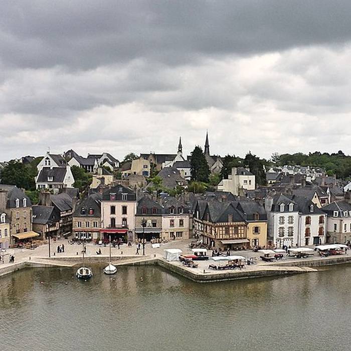 Photo de Maison, 19 Place Saint-Sauveur à Auray