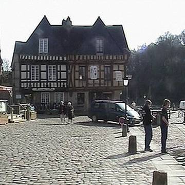 Maison, 19 Place Saint-Sauveur à Auray