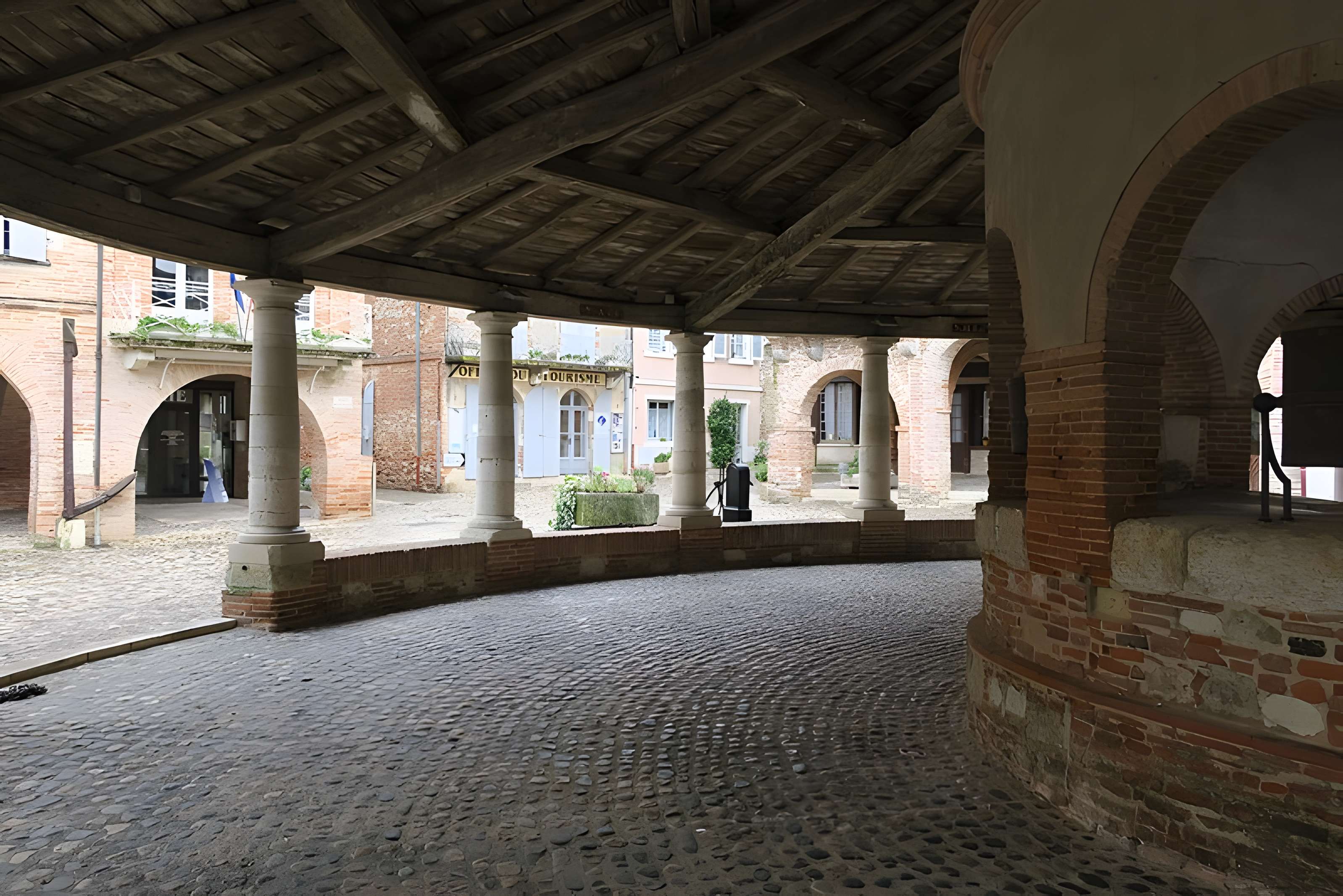 Halle aux grains d'Auvillar