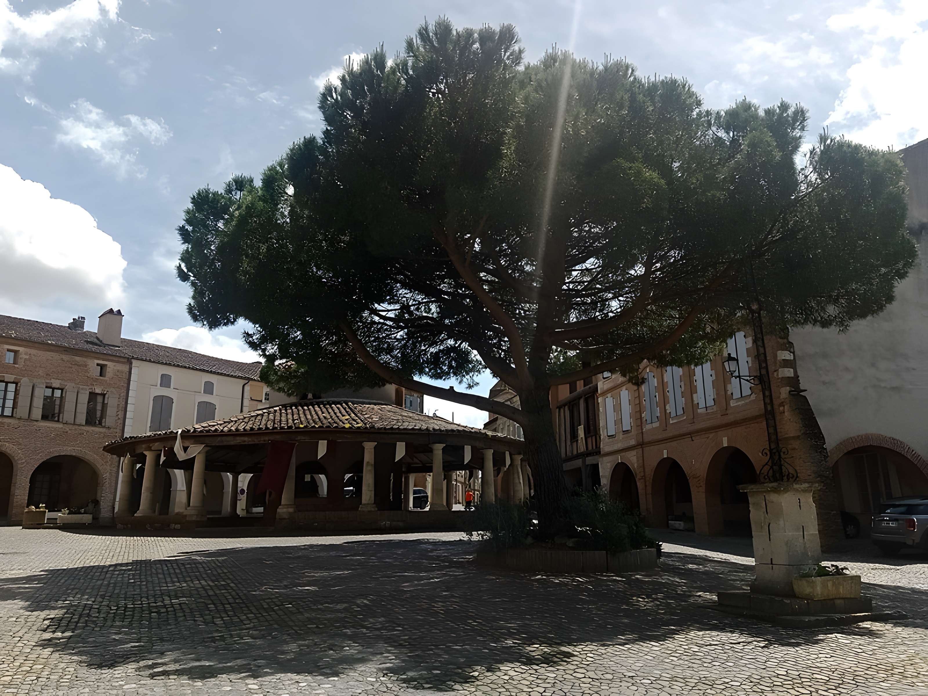 Halle aux grains d'Auvillar