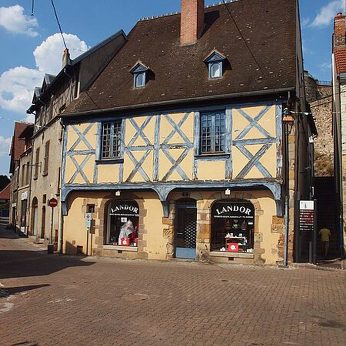 Photo de Maison, 2 Rue des Serruriers à Montluçon