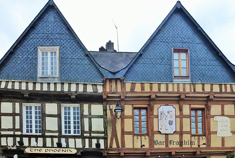 Maison, 21 Place Saint-Sauveur à Auray