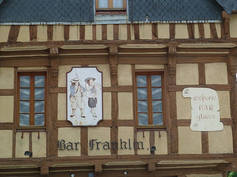 Maison, 21 Place Saint-Sauveur à Auray