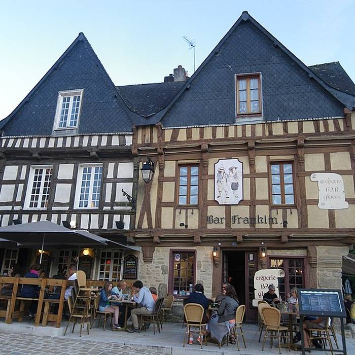 Photo de Maison, 21 Place Saint-Sauveur à Auray