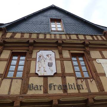 Maison, 21 Place Saint-Sauveur à Auray