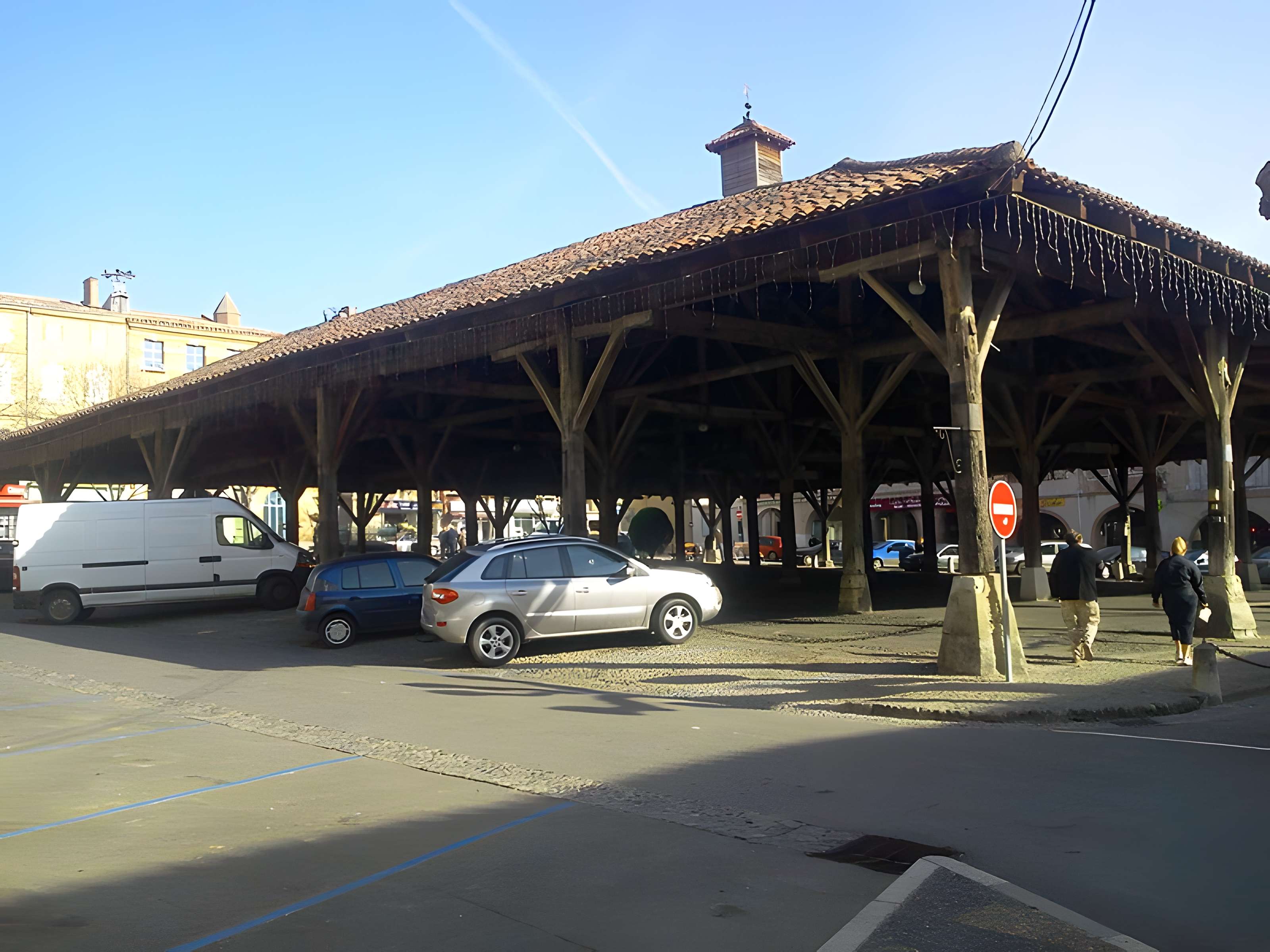 Halle de Beaumont-de-Lomagne