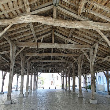 Halle de Gontaud-de-Nogaret