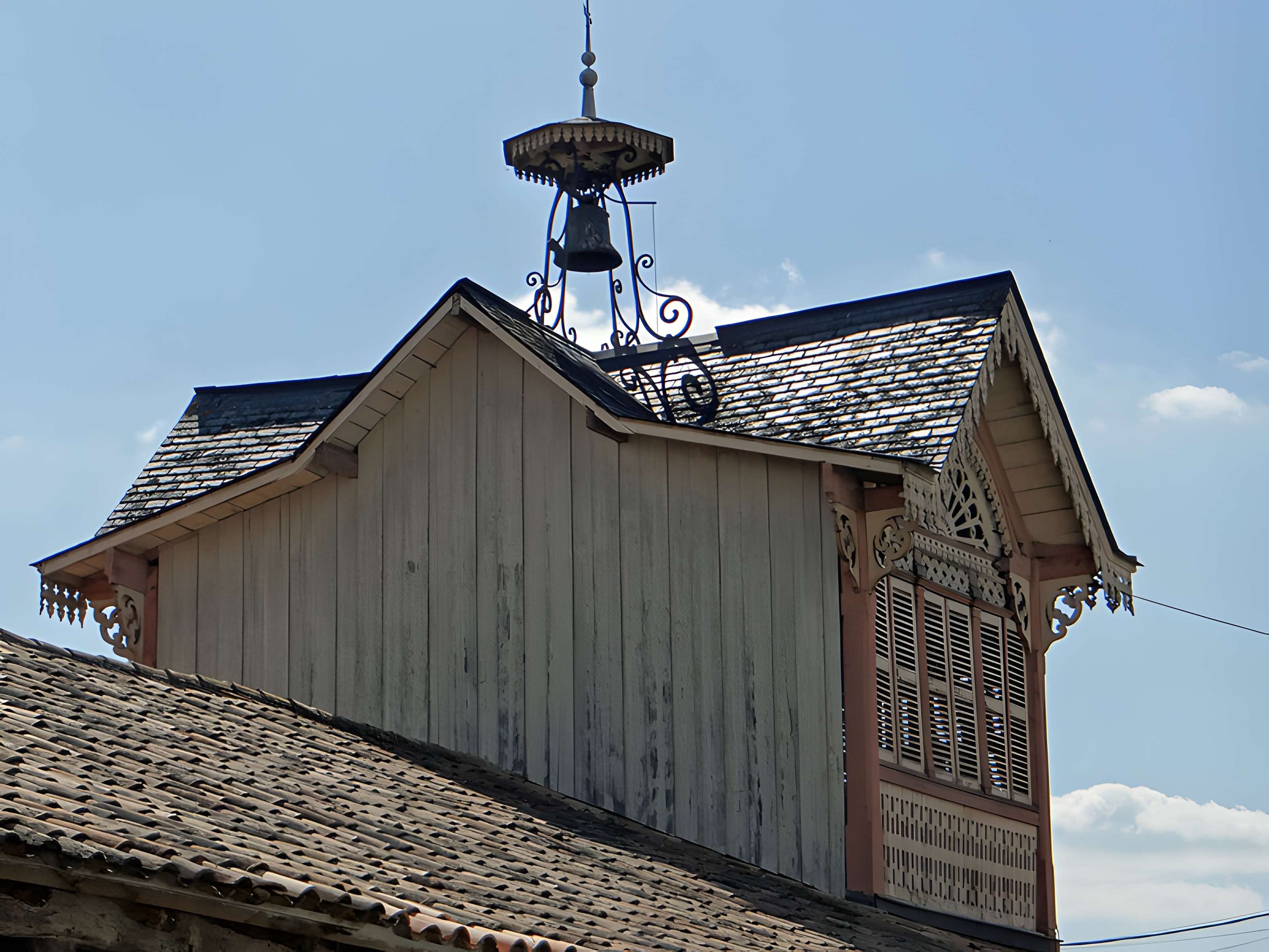 Halle de Gontaud-de-Nogaret