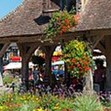 Halle de Lyons-la-Forêt