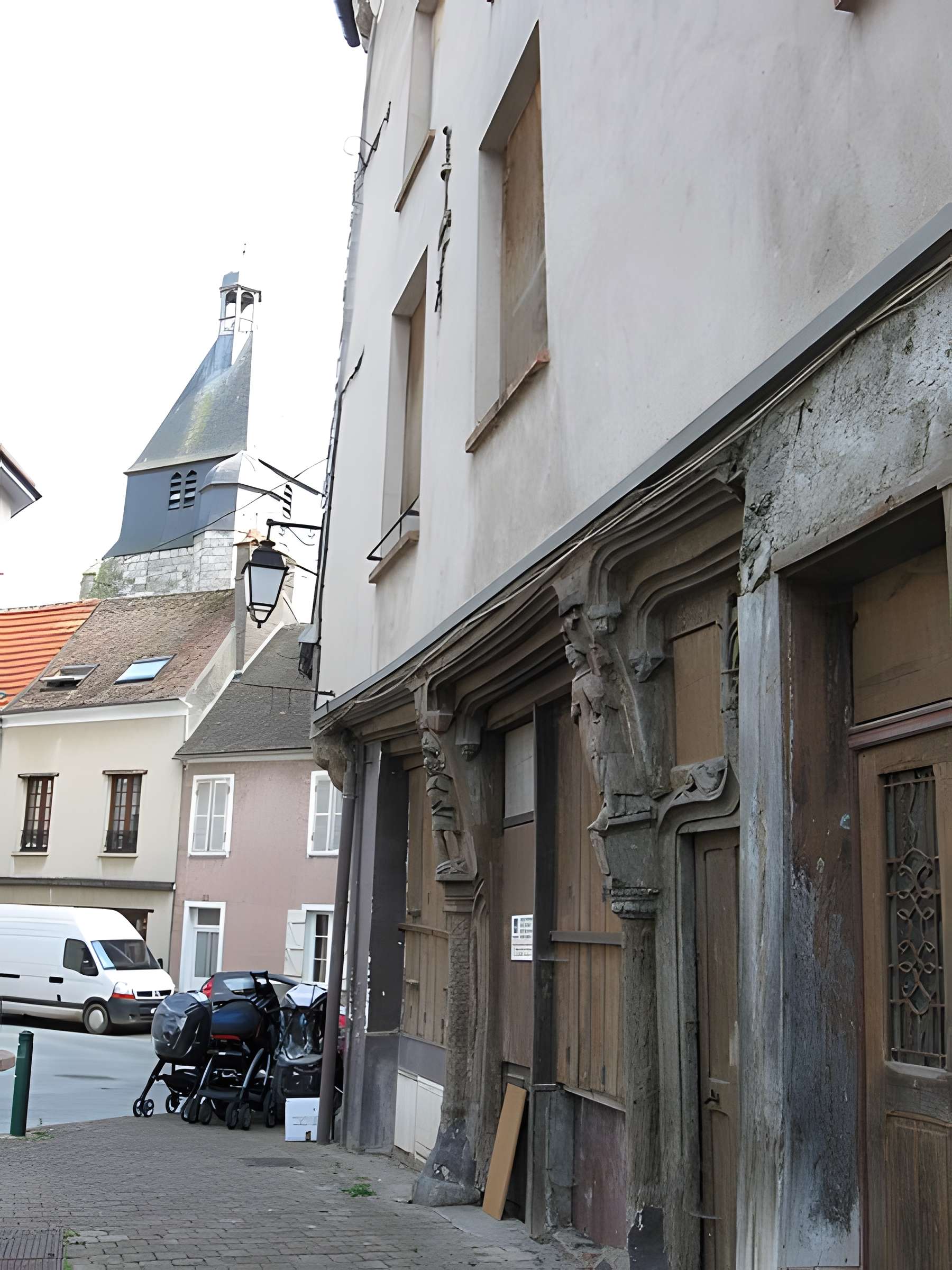 Maison, 5 Place du Change à Épernon