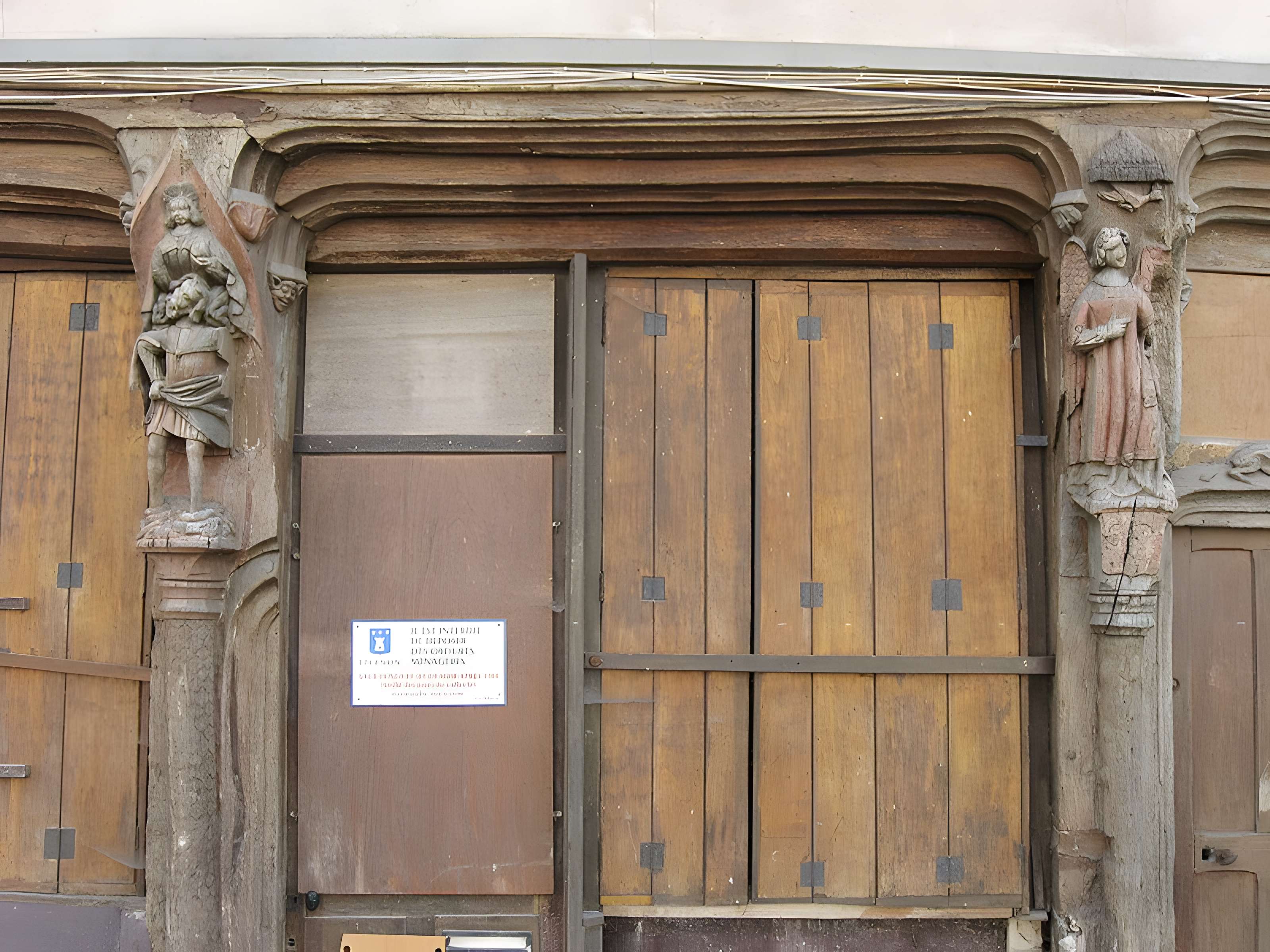 Maison, 5 Place du Change à Épernon